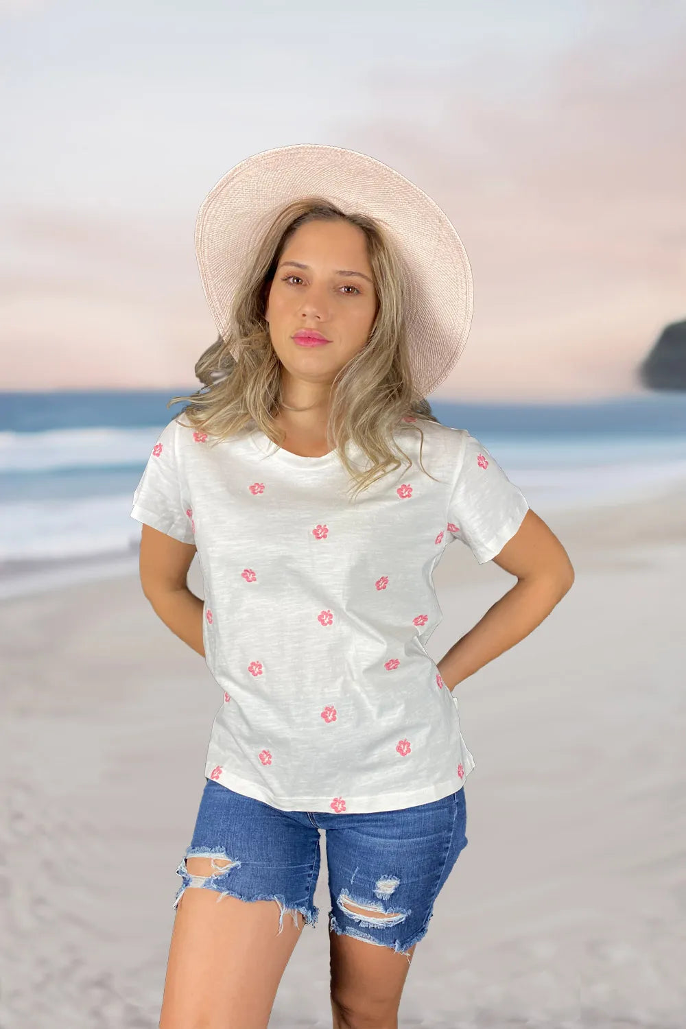 Hibiscus Tee-Shirt - 22 Palms Boutique