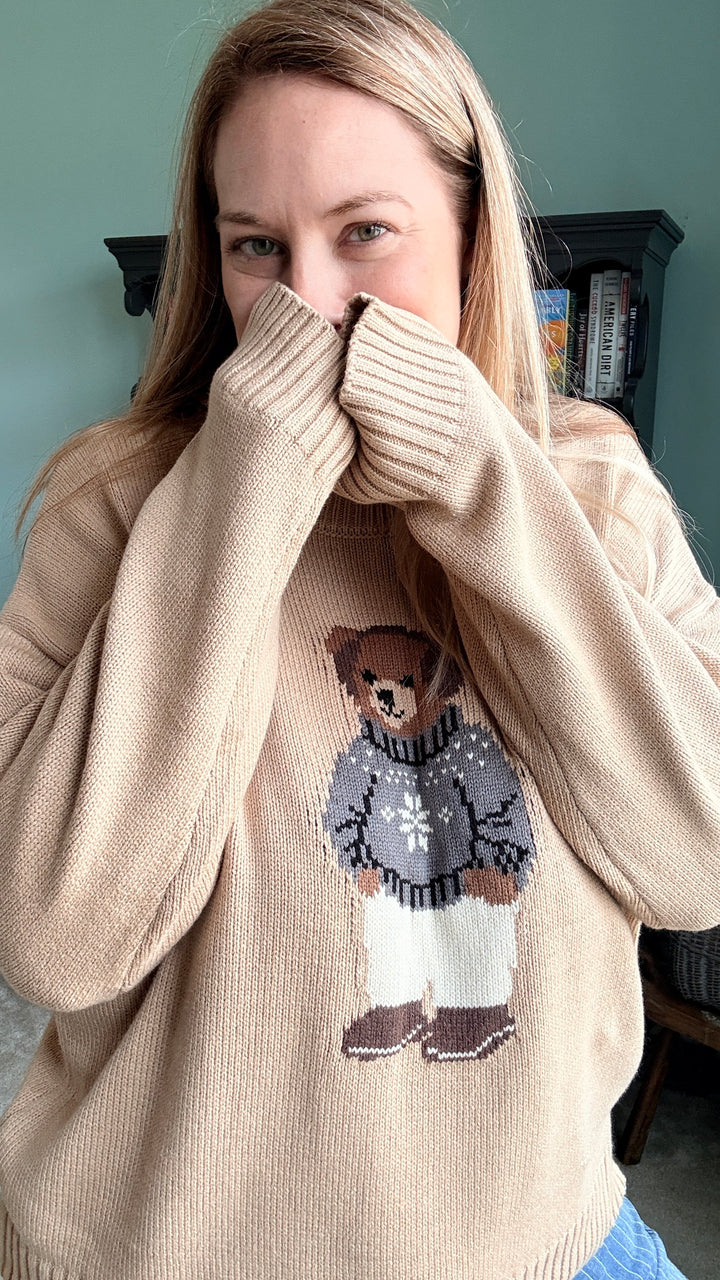 Teddy Bear Crew Neck Intarsia Knit Sweater in Khaki