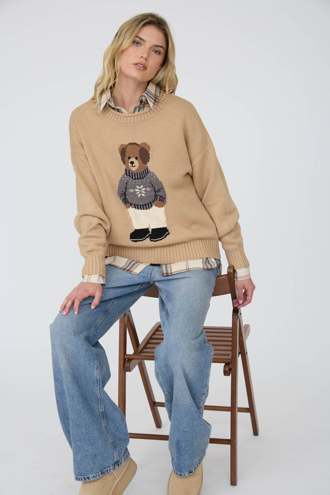 Teddy Bear Crew Neck Intarsia Knit Sweater in Khaki