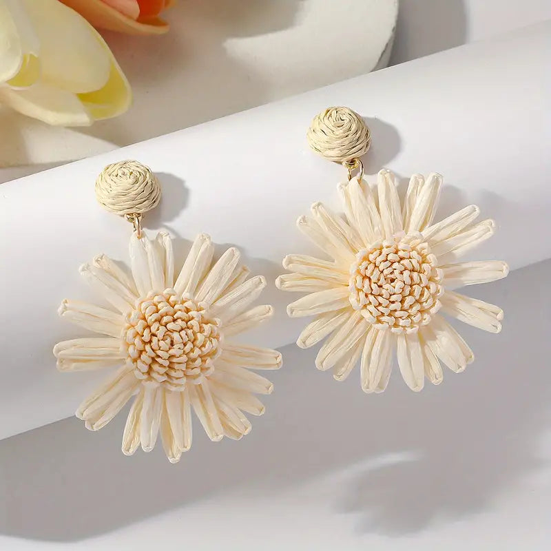 Boho hand-woven raffia sunflower earrings, White