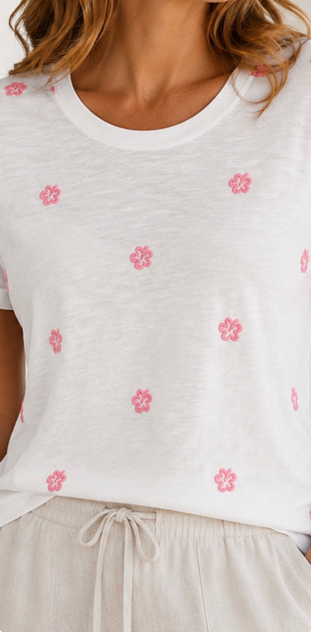 Hibiscus Embroidered Tee-Shirt - 22 Palms Boutique
