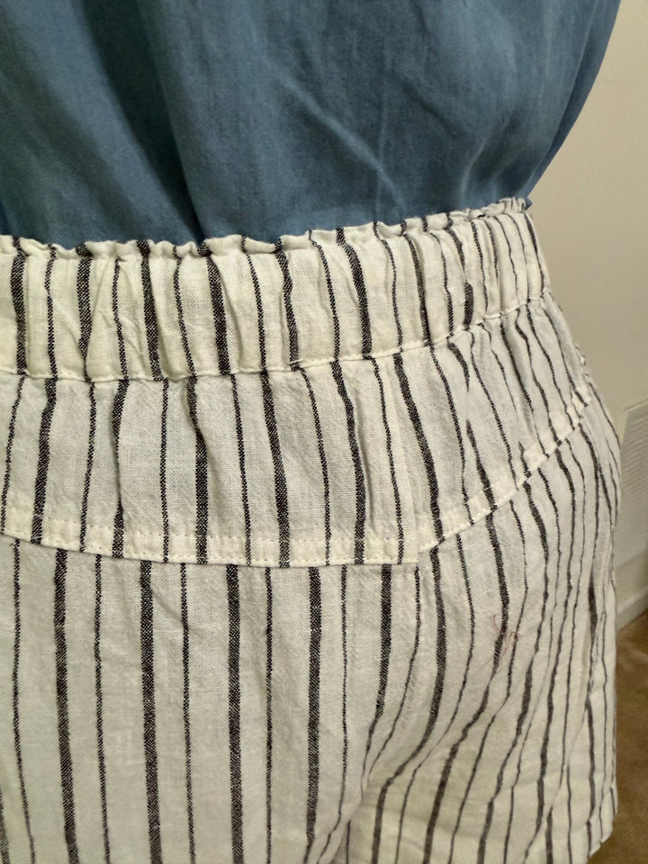Veronica Linen Blend Shorts - 22 Palms Boutique