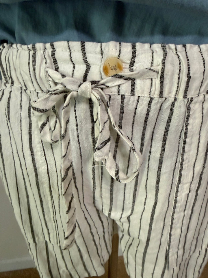 Veronica Linen Blend Shorts - 22 Palms Boutique